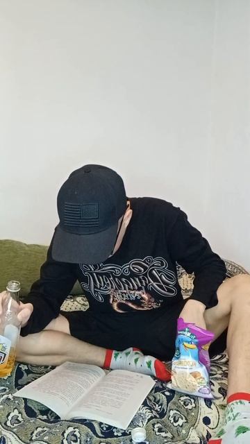 А как вы читаете книги🤓?