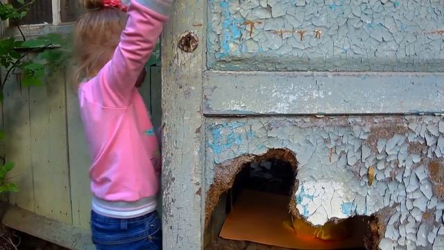 Nastya Plays with colored toys смотреть онлайн