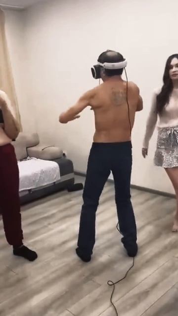 ПОКОРИЛ СЕРДЦА МИЛЛИОНОВ! ТАНЦЫ МОНГОЛА НЕ ОСТАВЯТ РАВНОДУШНЫМ. ГИТЕЛЬМАН И КАТЯ НА ПОДТАНЦОВКЕ