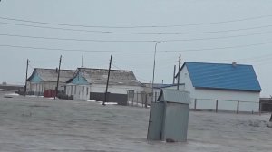 Спасатели и местные жители общими усилиями готовятся к весенним паводкам в Казахстане