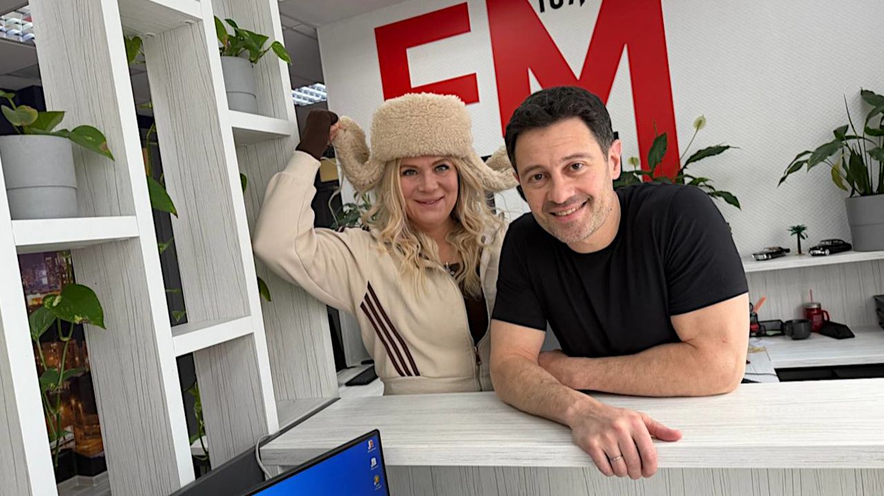 Антон и Виктория Макарские на Город FM. Антон и Виктория Макарские на Город FM.