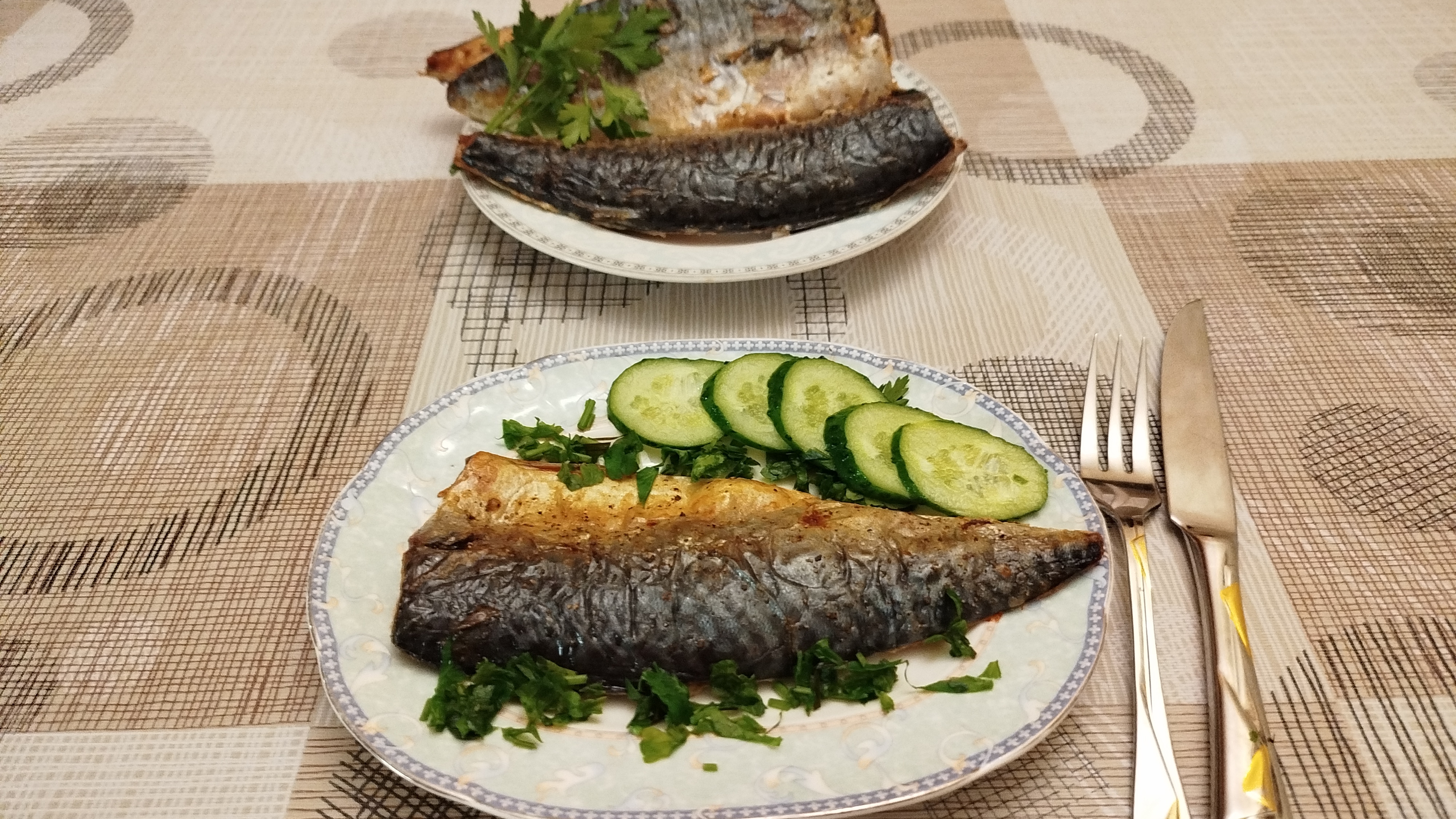 Вкумнейшая скумбрия жаренная и слабосолёная.