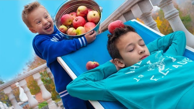 Надоело НАГЛОЕ Поведение Давида! ПРИДУМАЛ Как ЗАБРАТЬ Телефон у Артура! смотреть онлайн