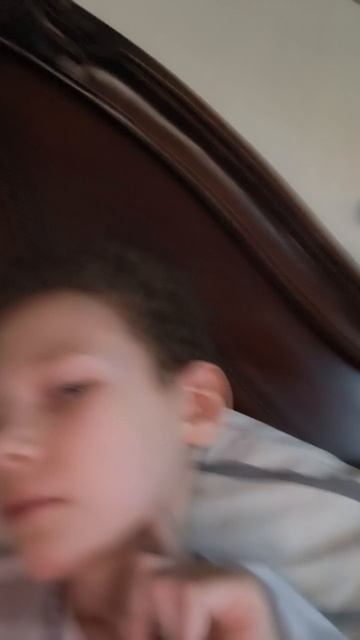 запустил телефон