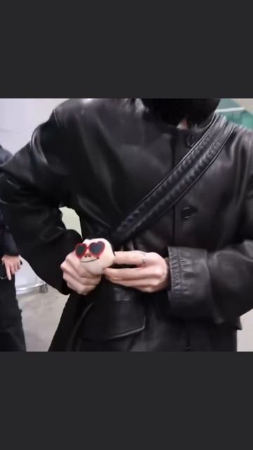 06-02-2026 Ах, Чон-ин попросил меня сфотографировать и JYP