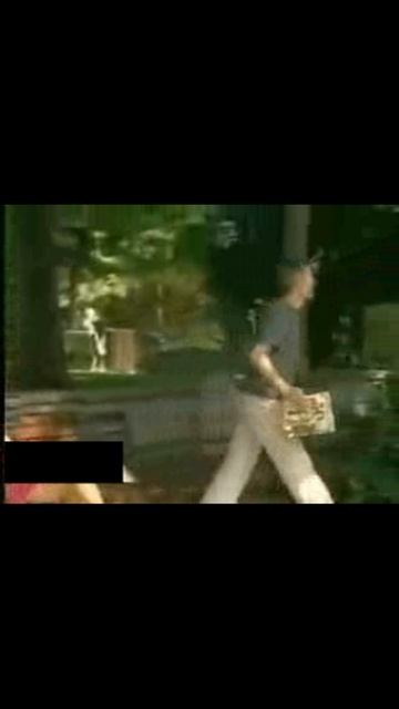 Разрывание штанов. Пранк. Юморное видео смотреть онлайн