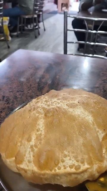 Индийское блюдо пури в любимой кафешке г. Пудучерри смотреть онлайн