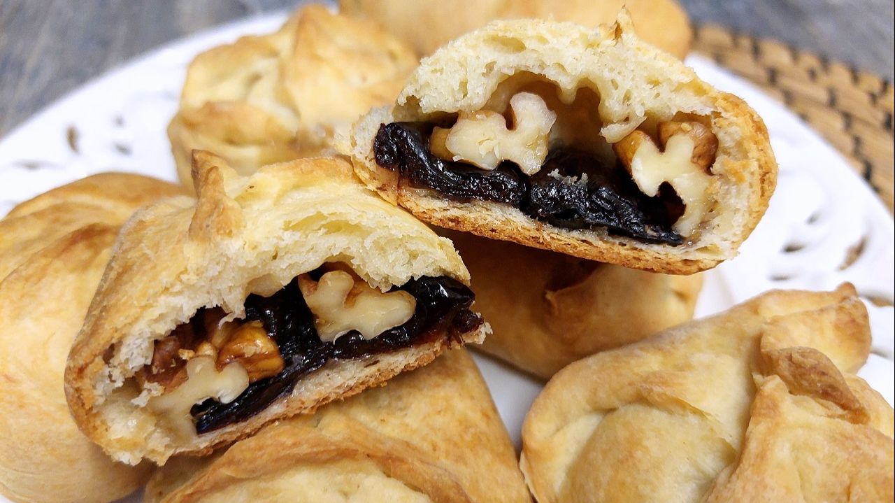 Песочное тесто на дрожжах для печенья с начинкой из чернослива с грецкими орехами. смотреть онлайн