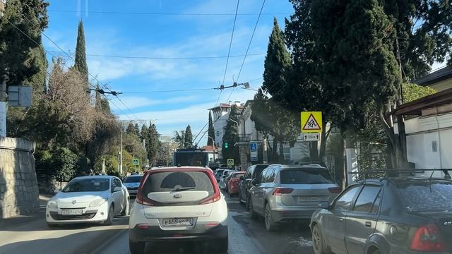 Ялта. По ул.Кирова на Садовую, К.Маркса, до платана на Московской ул. 20.01.2026. Крым. Crimea.Yalta смотреть онлайн