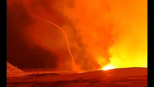 Парогазовый вихрь появился рядом с лавовым фонтаном в Исландии