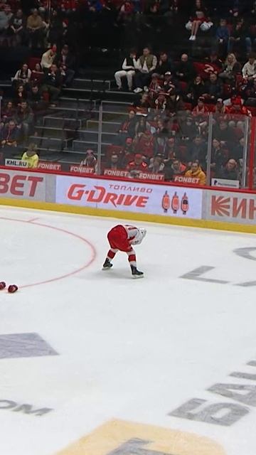 Сделал в нём ДЫРКУ 🪡 #КХЛ