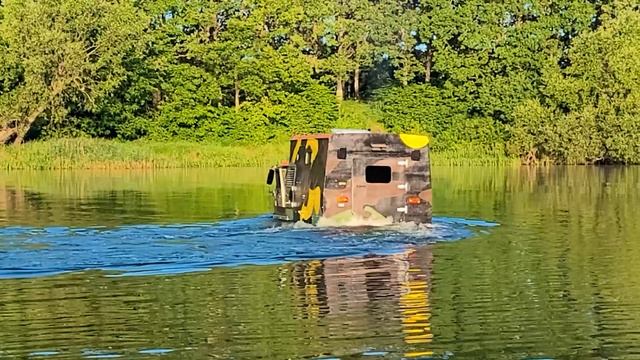 СТМ-1993.50 с кунгом и с водомётом