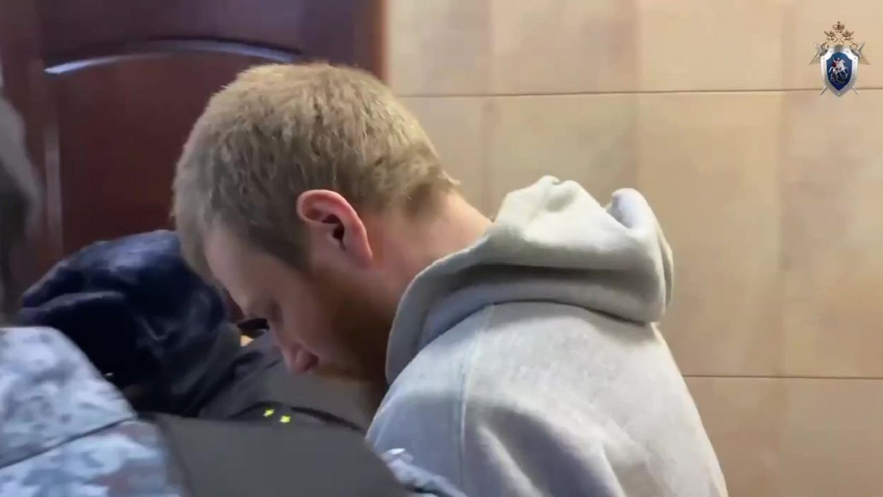 Уфимец, выбросивший дочь из окна, направлен на принудительное лечение смотреть онлайн