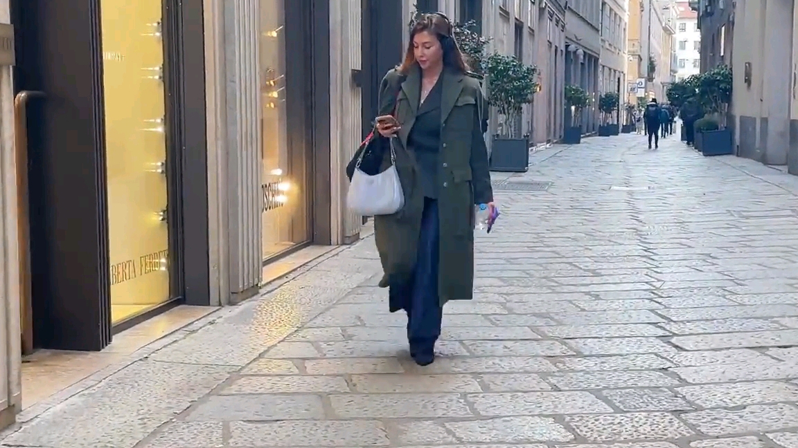мода, что интересного в феврале уличного стиля одежды в Милане? смотреть онлайн