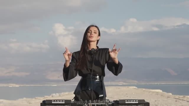 🅢🅐🅥🅐🅖🅔 — 🆃🅰️🅻🅺🅸🅽🅶 🅸🆃 🆃🅾️(ⓡⓔⓜⓘⓧ)