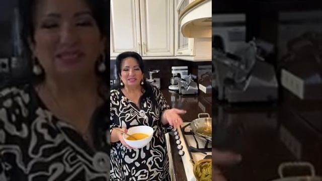 СЕГОДНЯ У НАС ЯИЧНИЦА С ЗЕЛЕНОЙ ФАСОЛЬЮ ОТ АРУСИ КАВКАЗ смотреть онлайн