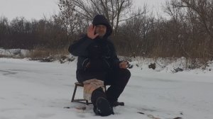 РЫБАЛКА В ФЕВРАЛЕ НА МОРМЫШКУ.ОПЯТЬ МНОГО РЫБЫ.НАШЁЛ ПЛОТВУ.