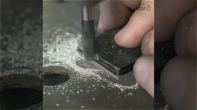 Oцените, очень yдобный ключ со встроенным фонарем!