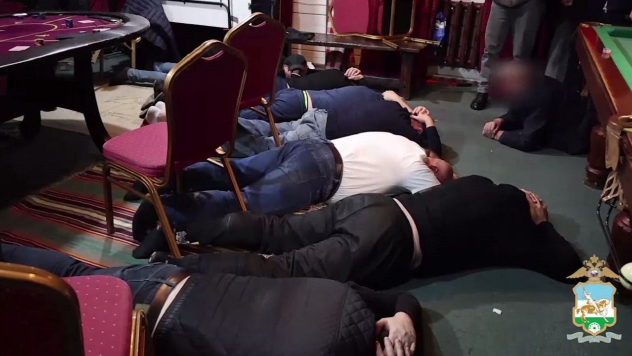 Под Уфой накрыли подпольное казино смотреть онлайн