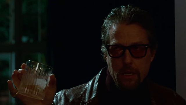 Сцена где Рэймонд красиво поясняет Флэтчеру, что он всё-таки лох — Джентльмены (2019)