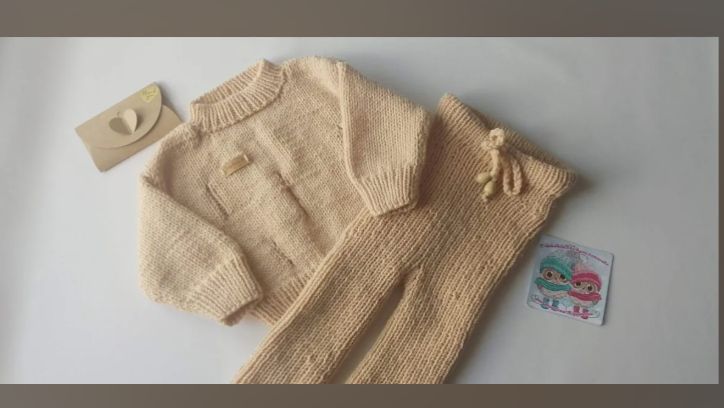 ВИДЕО-ОПИСАНИЕ.ДЕТСКИЙ КОМПЛЕКТ КОФТОЧКА И БОДИ НА МАЛЫША 6-9 МЕСЯЦЕВ .
