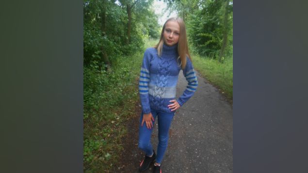 ВИДЕО-ОПИСАНИЕ. СВИТЕР  » НАСТРОЕНИЕ » С ШИРОКОЙ КОСОИ ПОСЕРЕДИНЕ