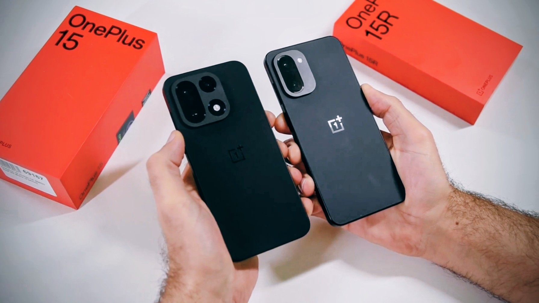 Сравнение OnePlus 15 - OnePlus 15R! Честный обзор Давид / Арстайл смотреть онлайн