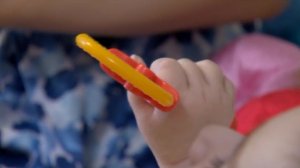 В заброшенном общественном туалете в ЛНР нашли новорожденную девочку