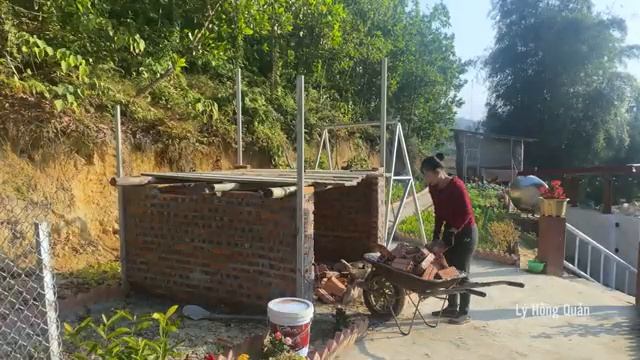 Building a Durable Storage Shed with Red Bricks Steel and Roofing Sheets Lý Hồng Quản смотреть онлайн