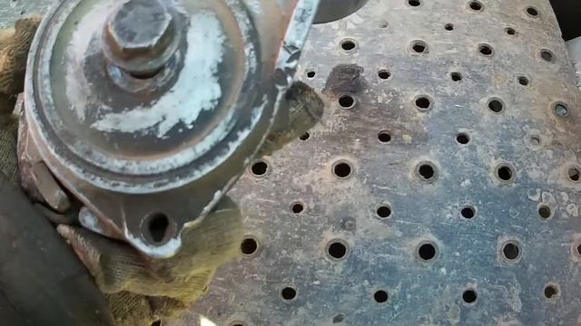 СКАНИЯ 124.  Меняю  натяжной ролик.