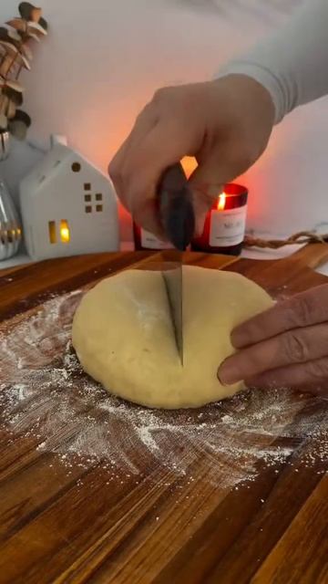 Мягкие, нежные и ароматные творожные рогалики с джемом 😍