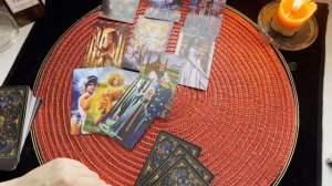 Кто Вами интересуется? Гадание на Таро