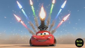 Молния Маквин стал танком веселый добрый мультик про машинки такчки синий красный машинки