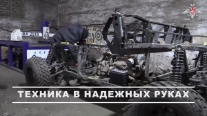 🛠 Ремонтно-восстановительные подразделения группировки «Днепр» обслуживают технику, поддерживая ...