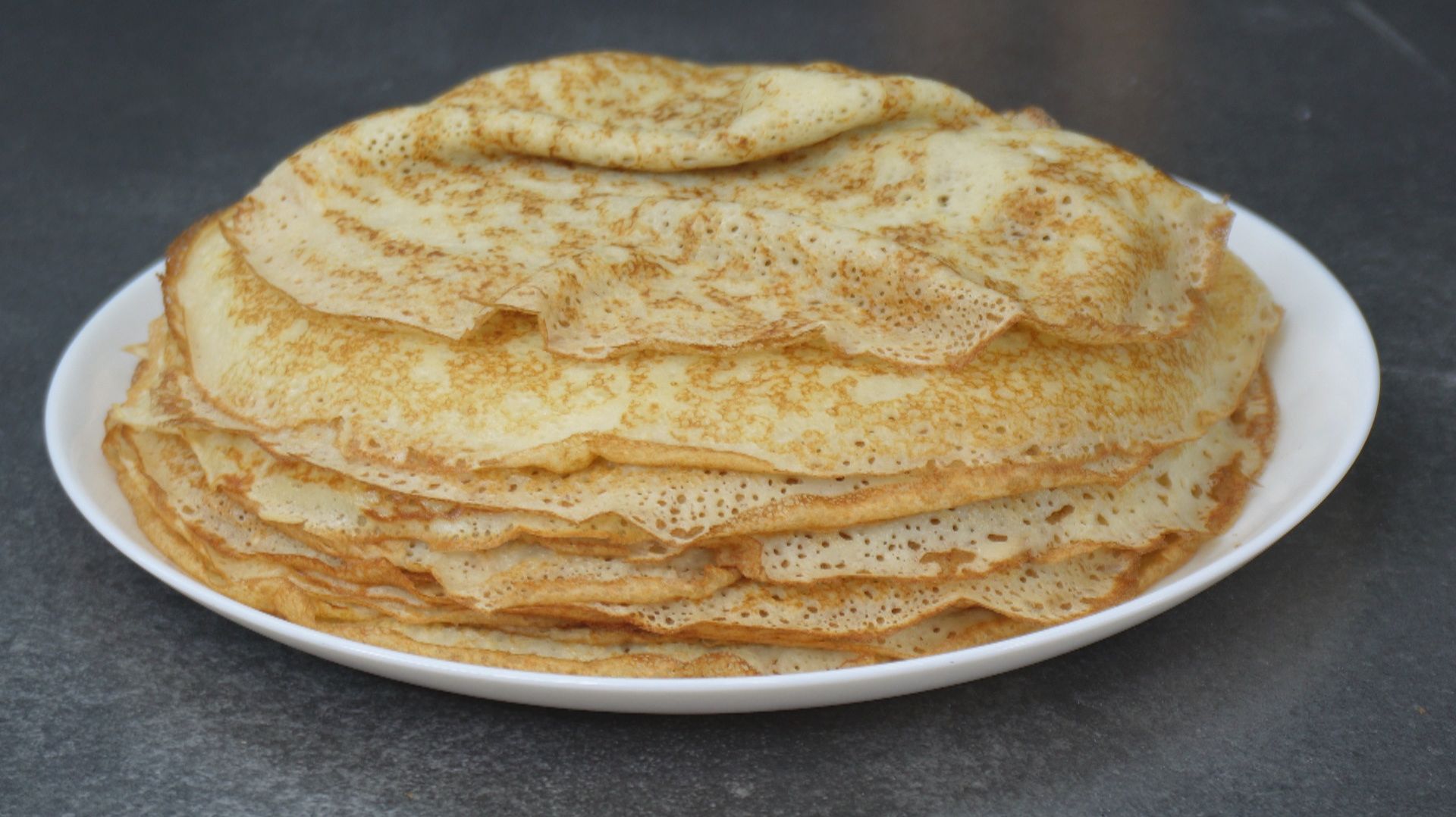 Всегда возвращаюсь к этому рецепту блинов! ПЕКЛА уже 1000 раз!!! Даже без начинки вкусно! смотреть онлайн