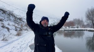 Первый раз на зимней рыбалке и сразу поймал форель / ПОРА ПО ГОРАМ