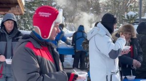 Горячий обед для гостей.