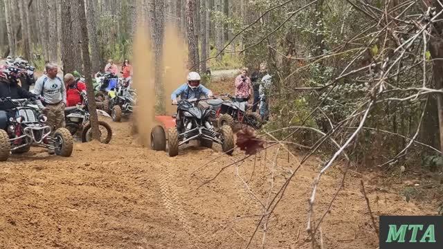 МоТо-AtVs мотокросс, подъём на холмы смотреть онлайн