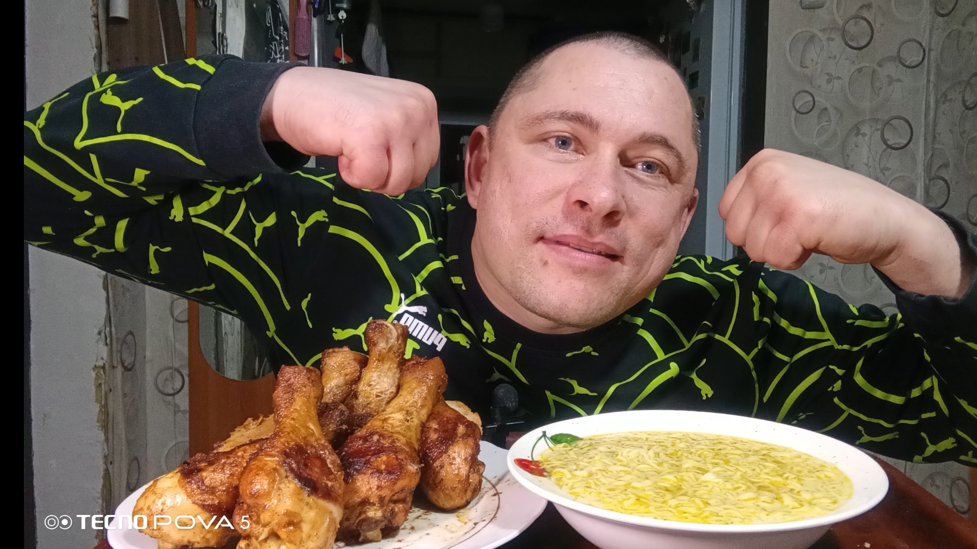 мукбанг/обжорыч/Жареные куриные ножки, Доширак/ смотреть онлайн