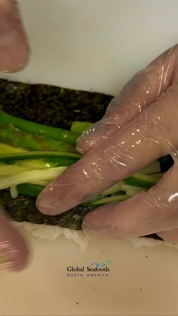 🥑 Приготовление овощных суши-роллов с авокадо и спаржей 🌱