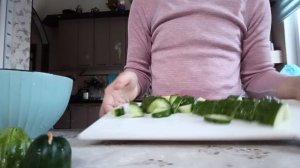 я показала как я готовлю салат