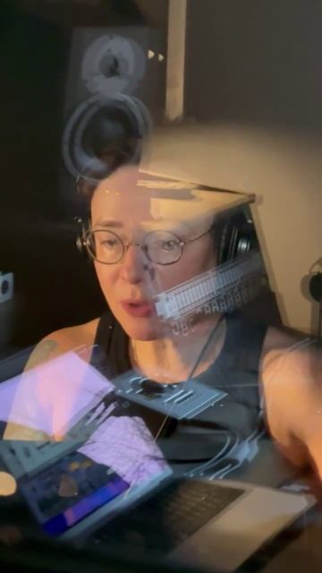 Не так давно я освоила новую профессию: озвучку книг.