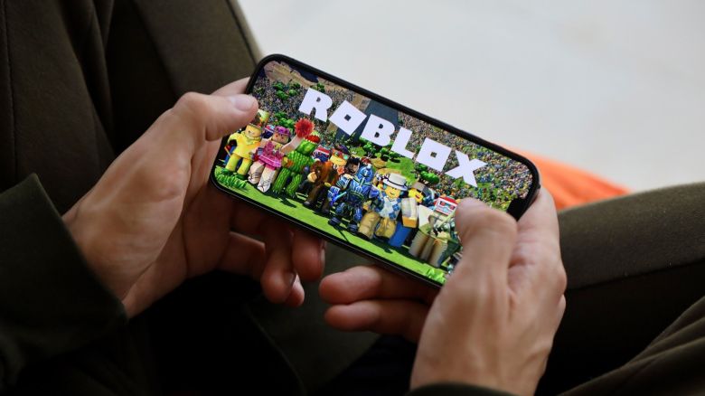 САМЫЙ ПЕЧАЛЬНЫЙ АККАУНТ в ROBLOX SadKid246 смотреть онлайн