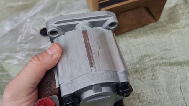 Насос шестеренный НШ 14-3л с клапаном ( ПАЗ, Валдай, Газ-3309)