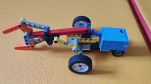 Я сделал "машину- манипулятор" из LEGO