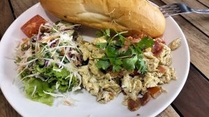 Завтрак в ресторане Cilantro в Нячанге