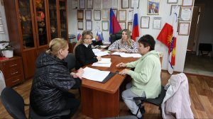 От проблемных дорог — к дронам будущего. Как прошел личный прием Елены Дорогининой в Адлере?