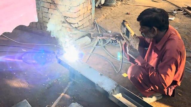 Изготовление полуприцепа трактора. Пакистан. смотреть онлайн