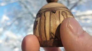 Шкатулка в зимнем парке на калине