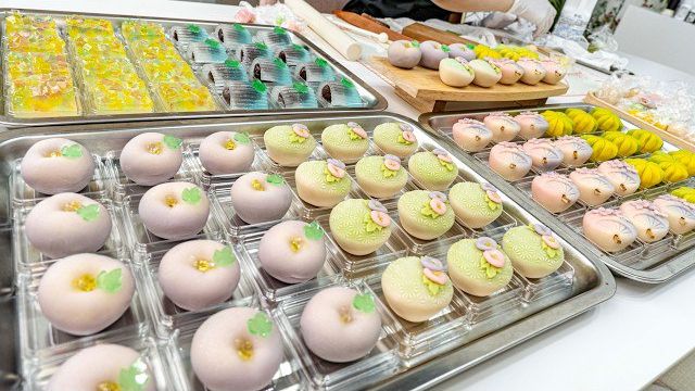 Японские летние вагаси, пирожные с цветами смотреть онлайн